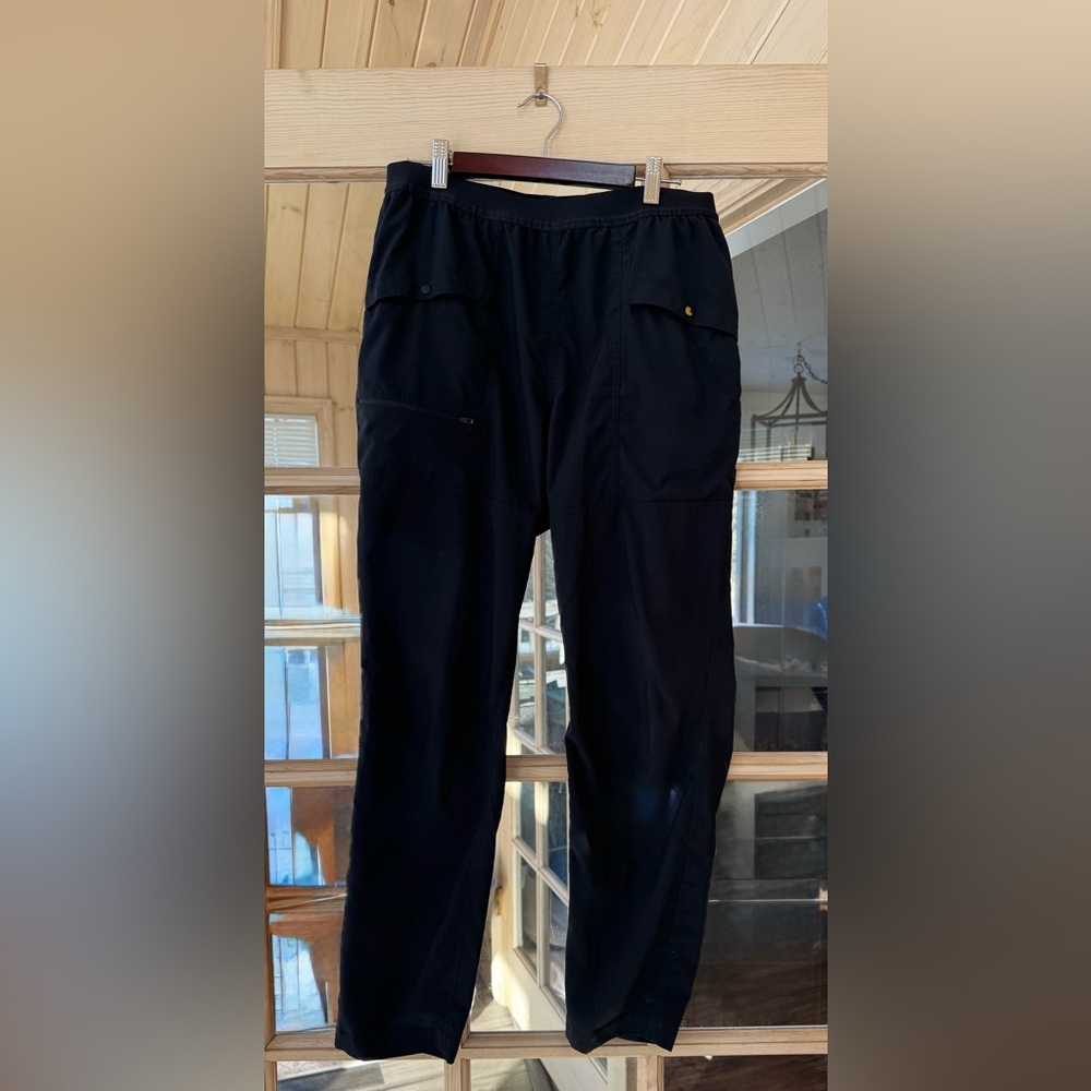 Mountain Hardwear Women’s Athletic Pants (Size M)